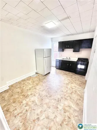 a view of a garage