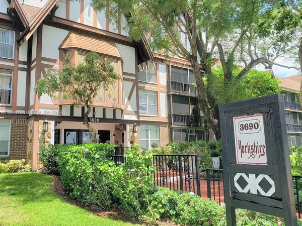 $1,450 | 3690 Inverrary Drive, Unit 3A, Lauderhill, FL 33319