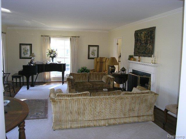 65 Stephens Road Grosse Pointe, MI 48236 - Photo 2 of 13 65 STEPHENS 003