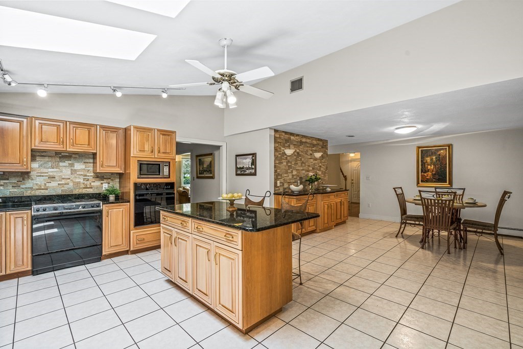 2 Matthew Street Andover, MA 01810 - Photo 11 of 42 Gallery Image 11