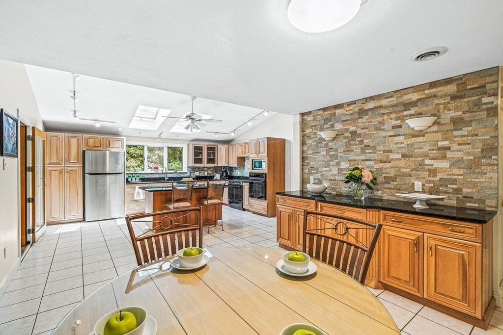 2 Matthew Street Andover, MA 01810 - Photo 13 of 42 Gallery Image 13