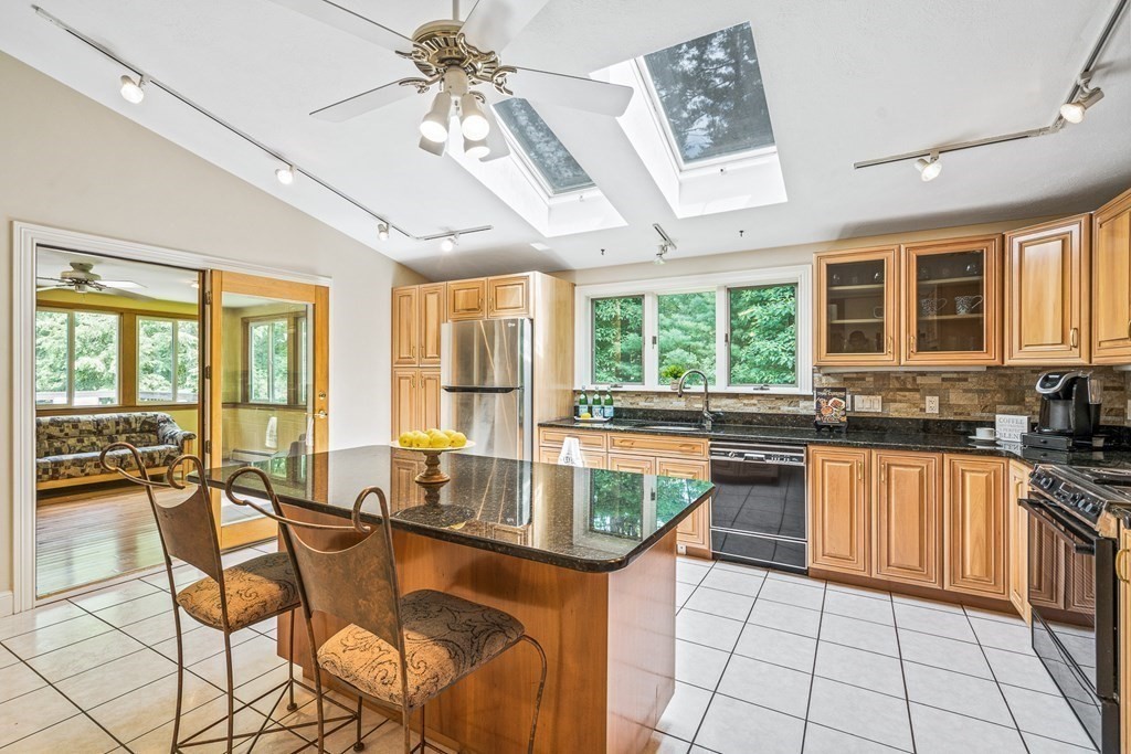 2 Matthew Street Andover, MA 01810 - Photo 10 of 42 Gallery Image 10