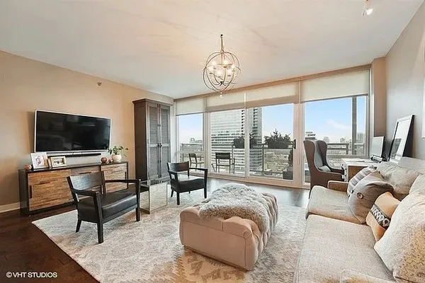 $389,000 | 757 North Orleans Street, Unit 1503, Chicago, IL 60654