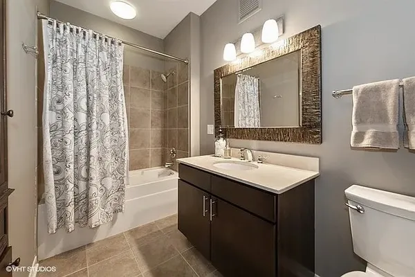 $389,000 | 757 North Orleans Street, Unit 1503, Chicago, IL 60654