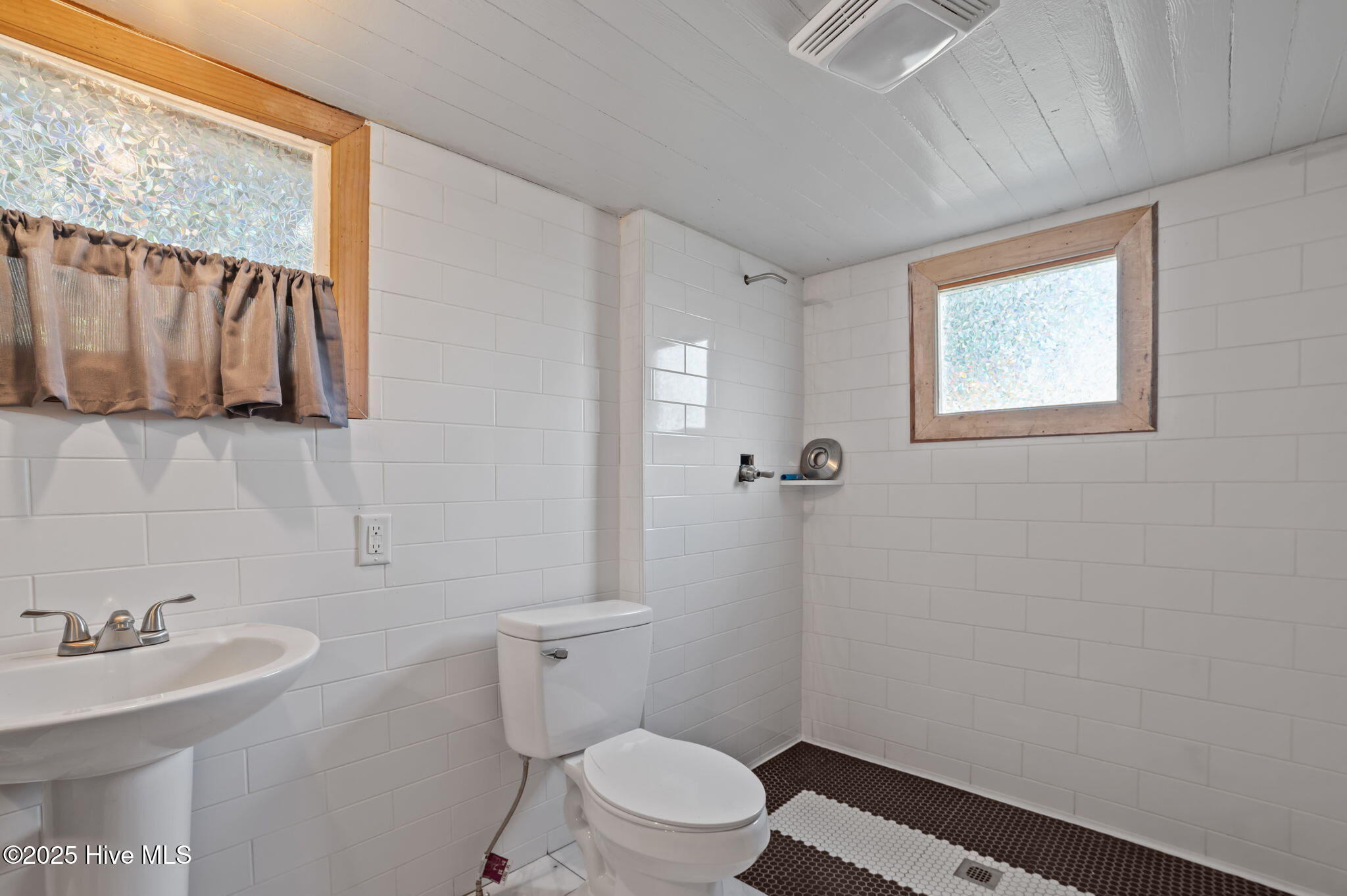 219 East 3rd Street Washington, NC 27889 - Photo 39 of 56 39-web-or-mls-LHV_5447