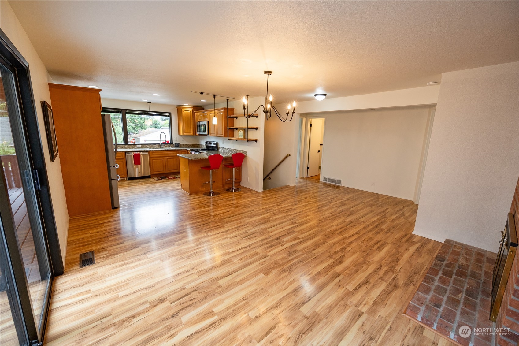 129 Del Monte Avenue Fircrest, WA 98466 - Photo 10 of 38 a view of a living room