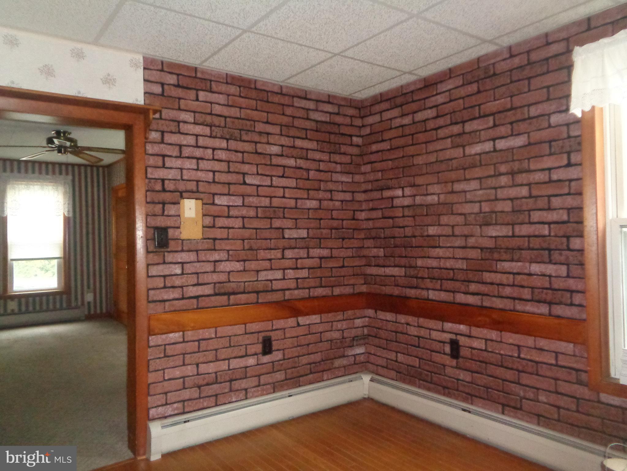 4 Waterfront Street Reedsville, PA 17084 - Photo 5 of 27 Eat-in kitchen
Table area