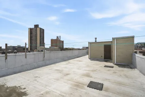 $999,998 | 747 East 213th Street | Williamsbridge