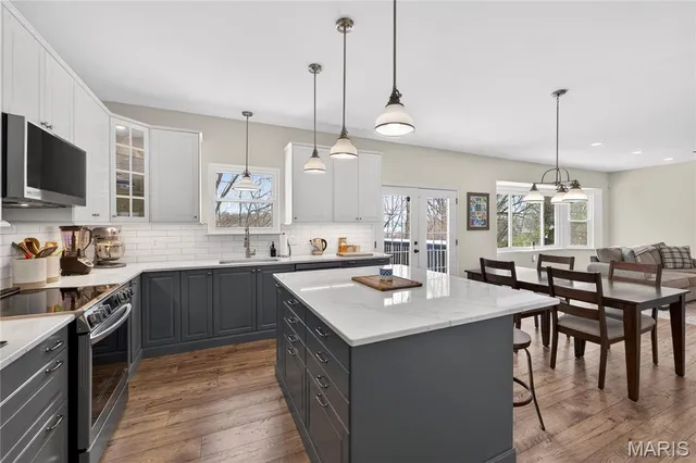 $525,000 | 3954 Millers Crossing, St. Charles, MO 63304