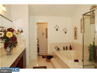 9 Elliston Court Exton, PA 19341 - Photo 11 of 12 Bathroom