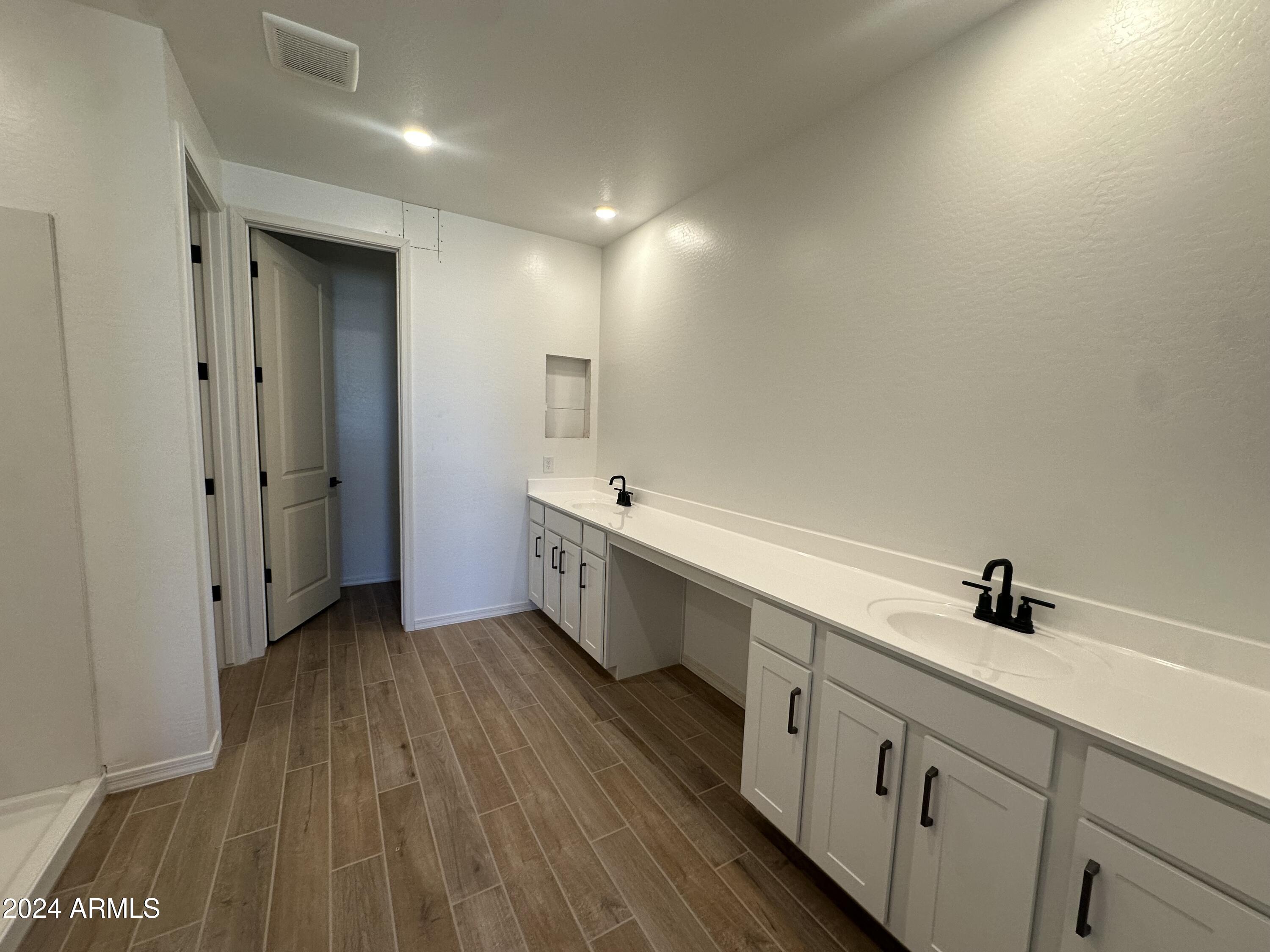 32178 Buckaroo Road San Tan Valley, AZ 85140 - Photo 14 of 32 013 -Primary Bath