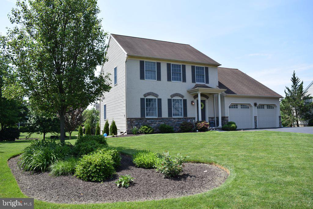 356 Squire Lane Lititz, PA 17543 - Photo 3 of 37