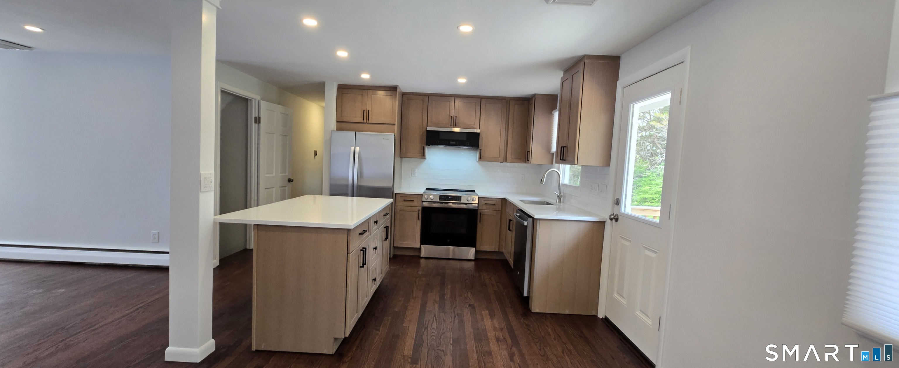 63 Plumtree Lane Trumbull, CT 06611 - Photo 4 of 22