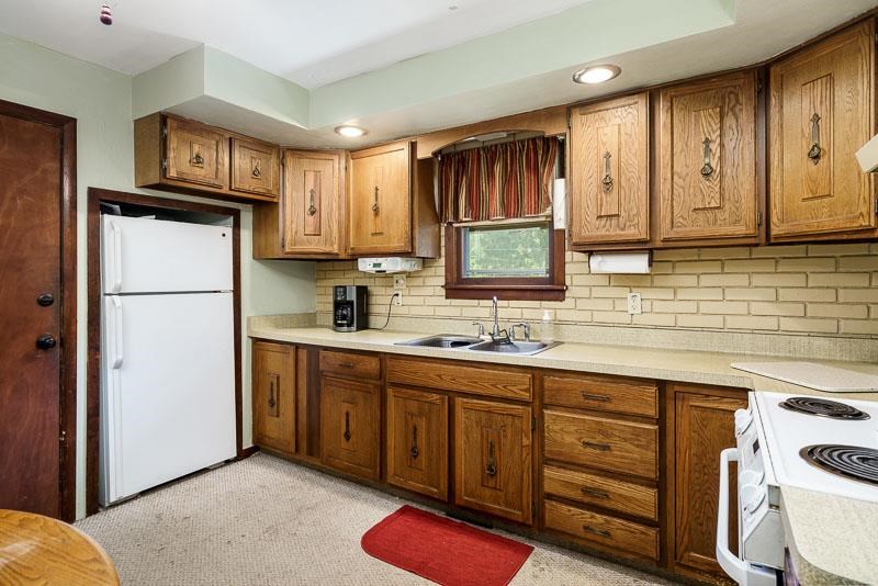 7128 Flora Road Rockford, IL 61101 - Photo 8 of 27 Gallery Image 8
