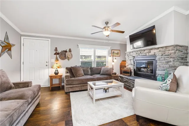 $305,000 | 4388 Central Avenue, Unit 133, Camarillo, CA 93010