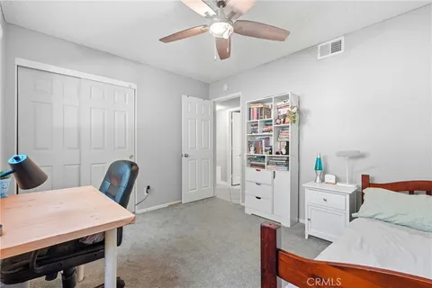 $949,999 | 23943 Vía Flamenco, Valencia, CA 91355