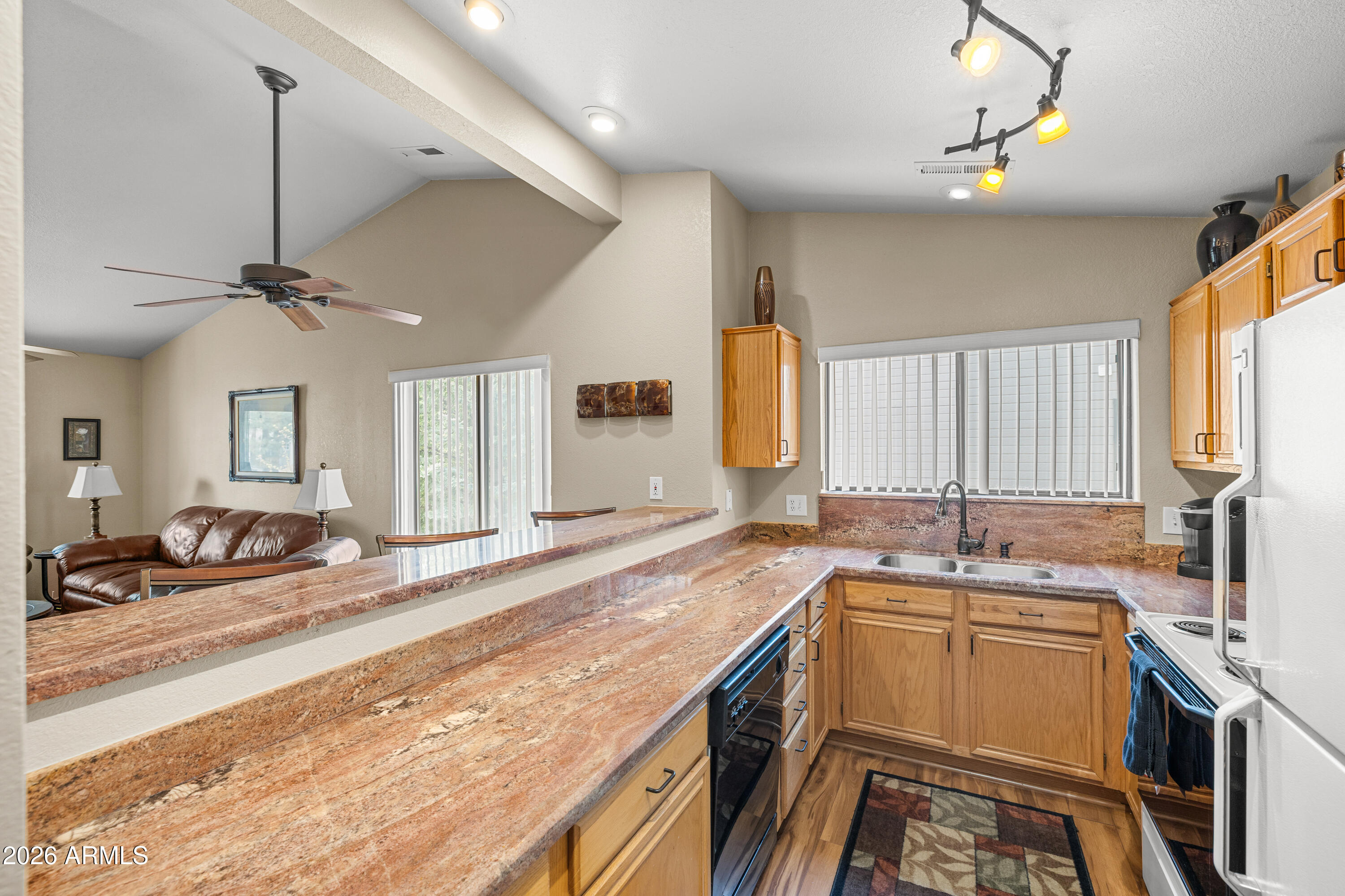 6475 East Settlers Run Road, Unit 14 Flagstaff, AZ 86004 - Photo 15 of 30 Kitchen