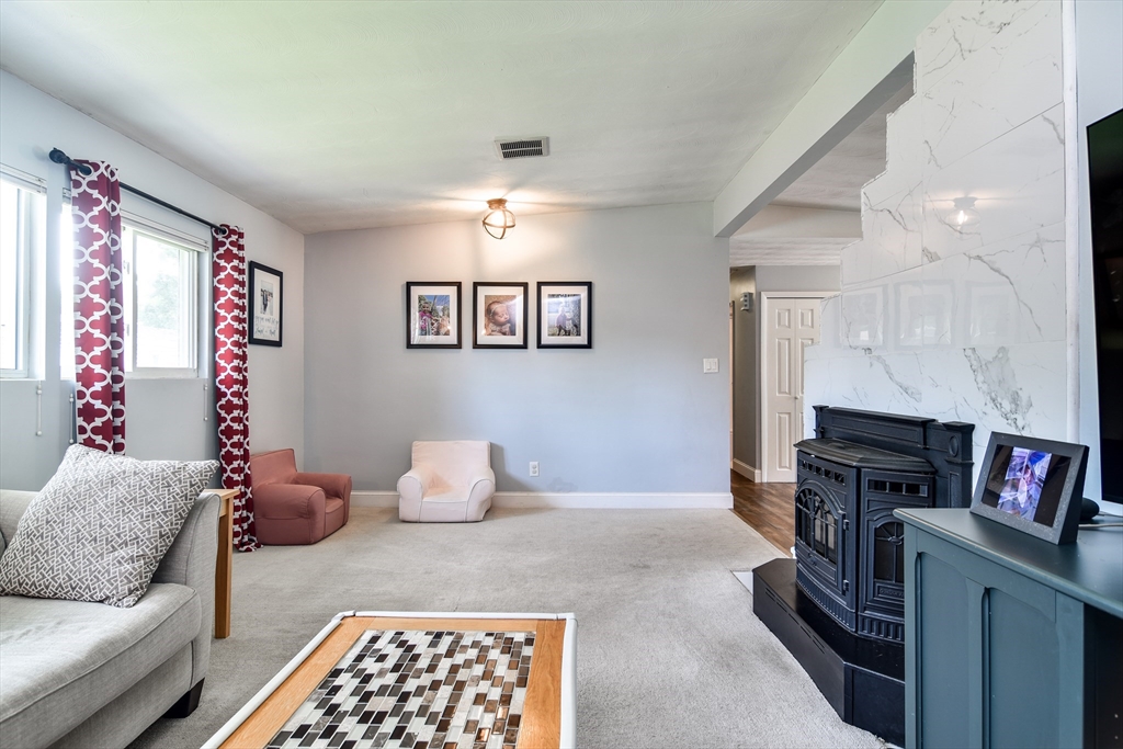 19 Ruth Drive Framingham, MA 01701 - Photo 5 of 34