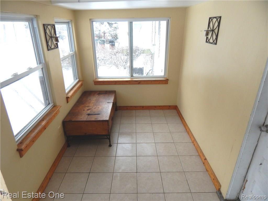 3159 Martell Street Rochester Hills, MI 48309 - Photo 8 of 12