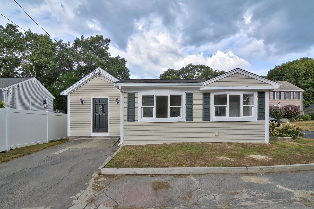 17 Cypress Road Wrentham, MA 02093 - Photo 3 of 36 Gallery Image 3