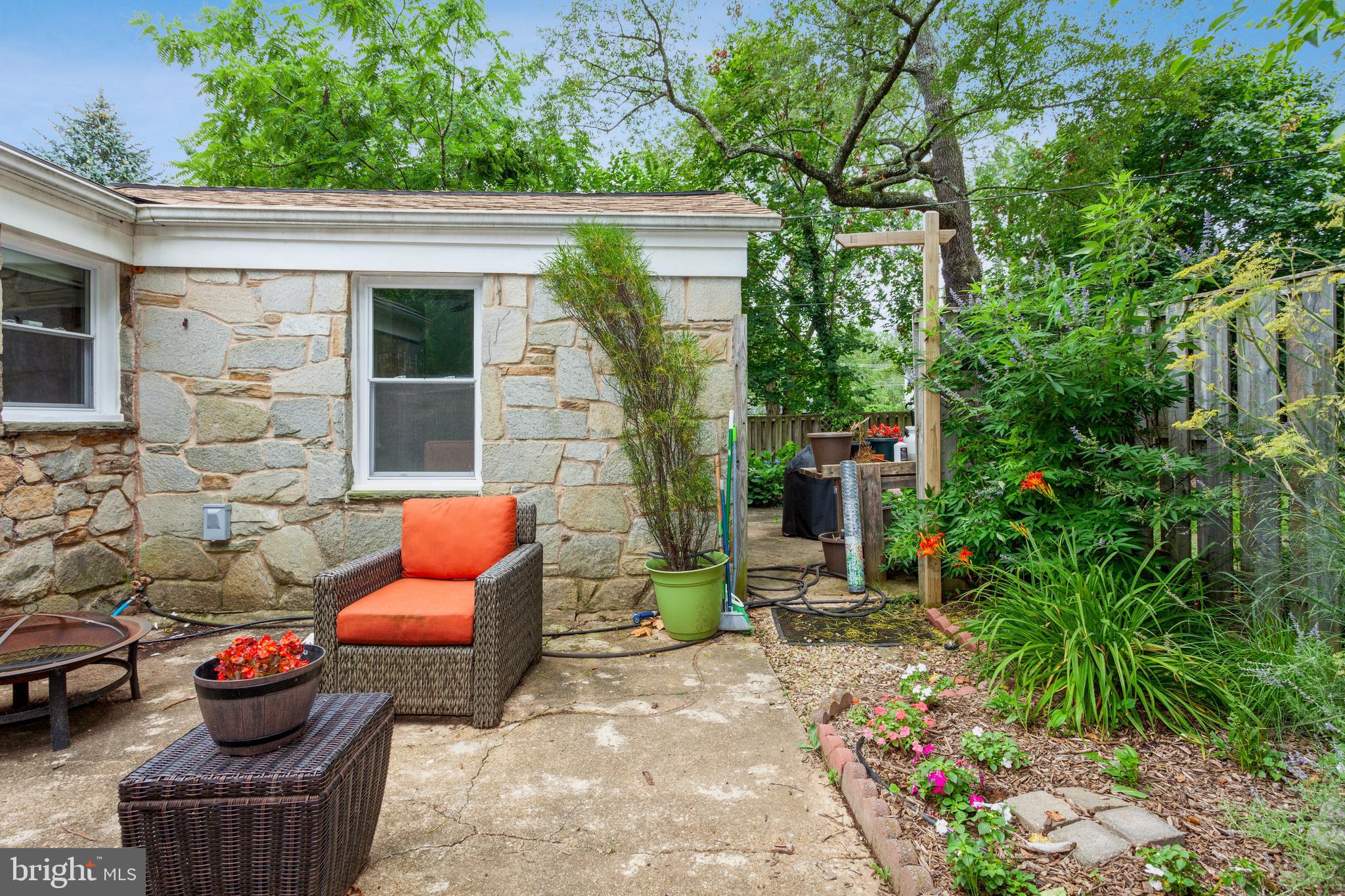 704 Greenwood Road Baltimore, MD 21208 - Photo 28 of 36 Perfect for entertaining and relaxing