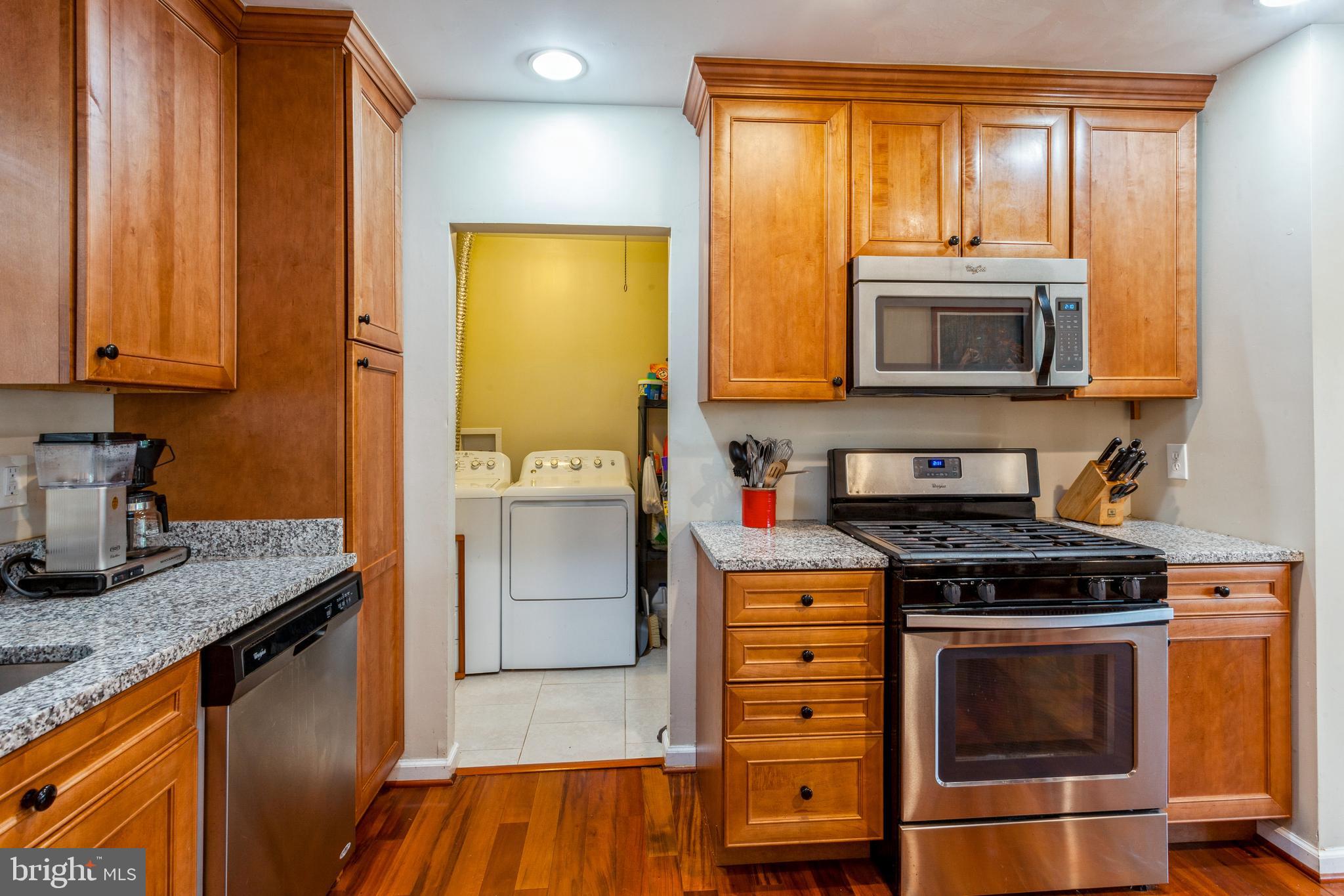 704 Greenwood Road Baltimore, MD 21208 - Photo 10 of 36 Granite counter tops in Kitchen
