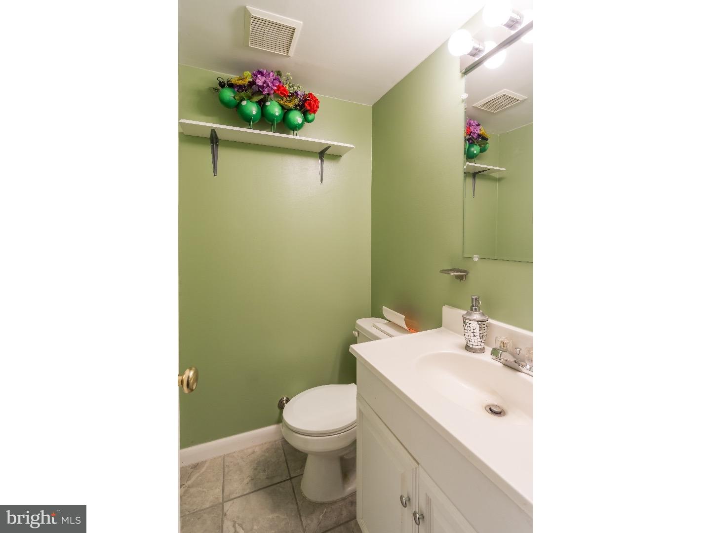 222 Tuscany Road Aston, PA 19014 - Photo 14 of 17 Bathroom