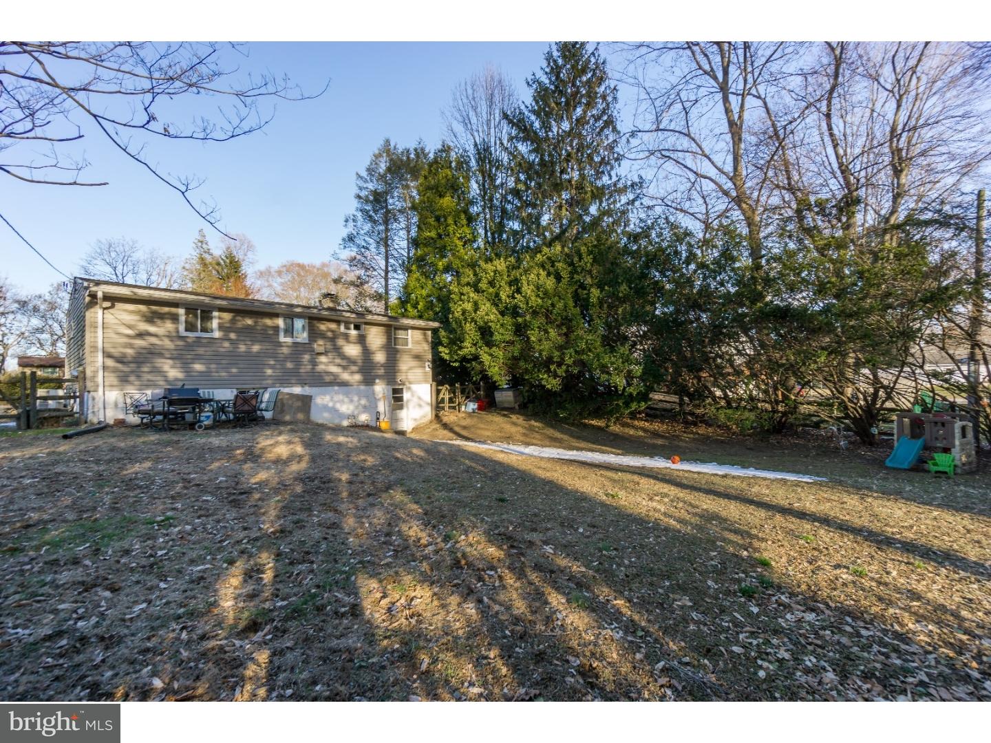 222 Tuscany Road Aston, PA 19014 - Photo 15 of 17 Exterior Back