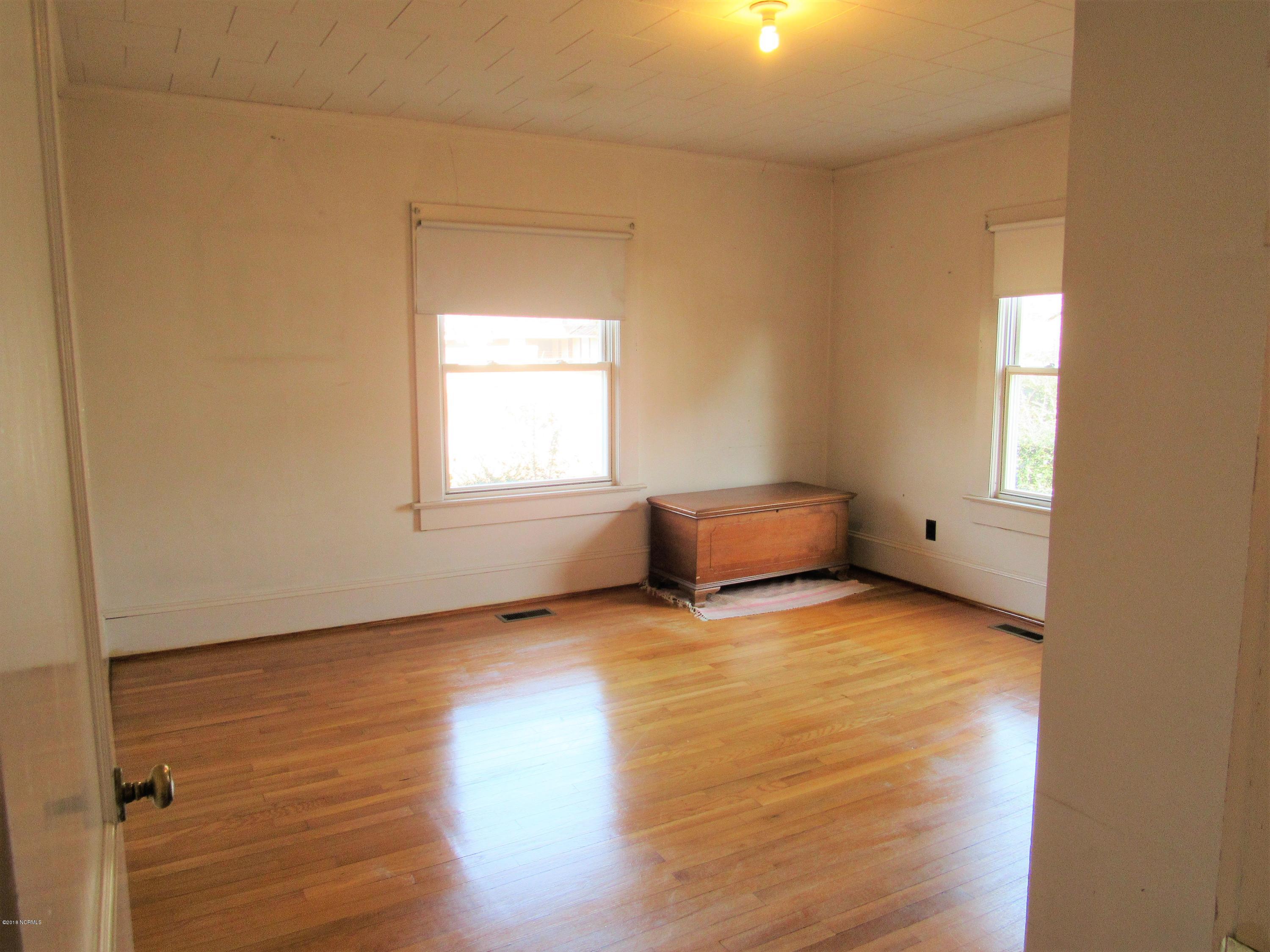 70 Forest Heights Road Washington, NC 27889 - Photo 6 of 16 006 Bedroom 1