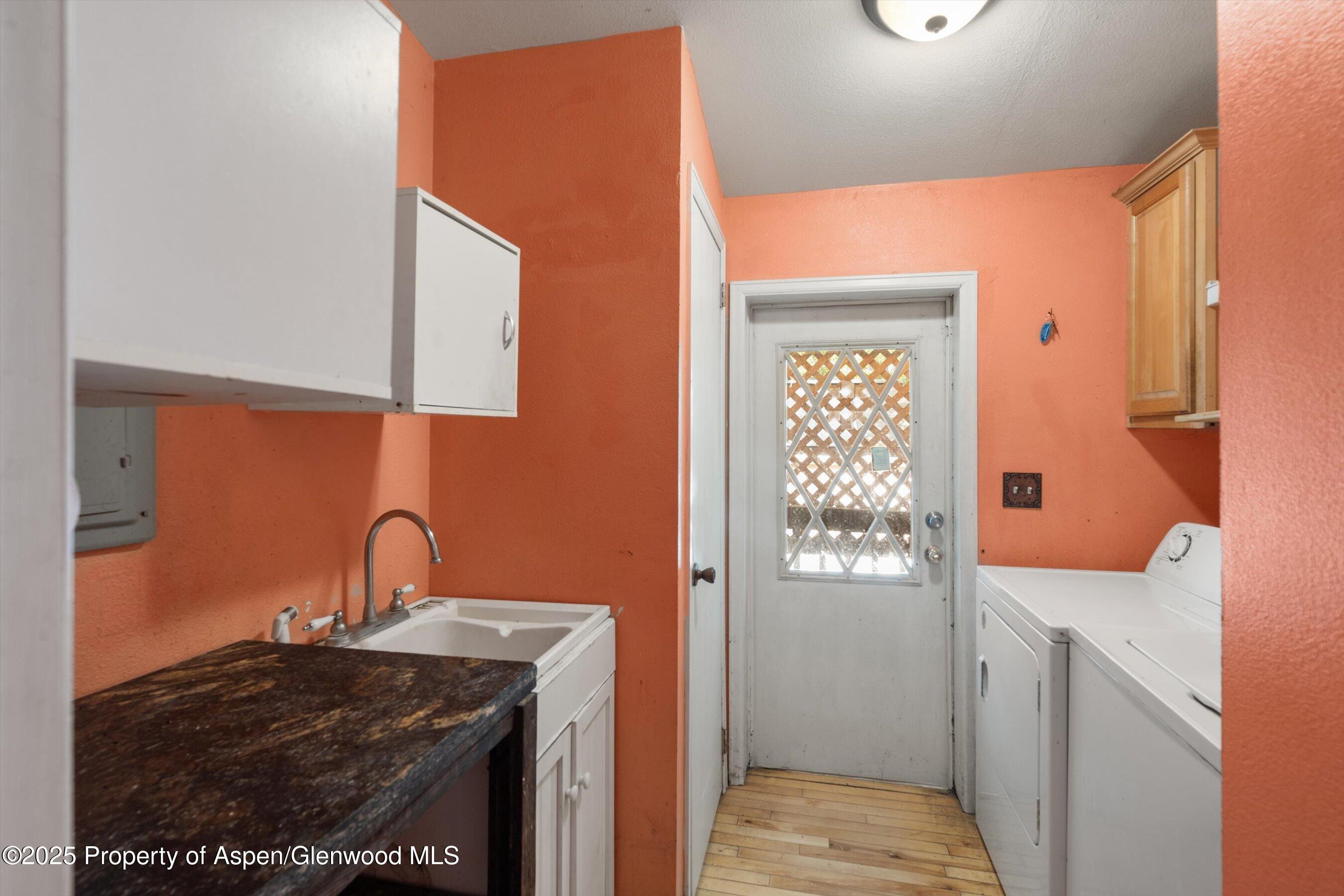 111 Ridge Trail Aspen, CO 81611 - Photo 19 of 37 a bathroom with a sink and a mirror