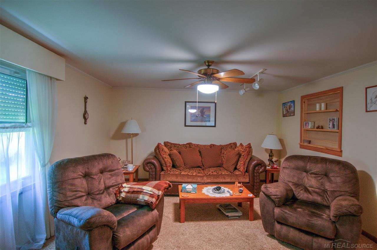 5856 Lakeshore Road Lexington, MI 48450 - Photo 12 of 20 50020138-11.JPG