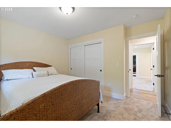 $675,000 | 889 Olalla Road, Toledo, OR 97391