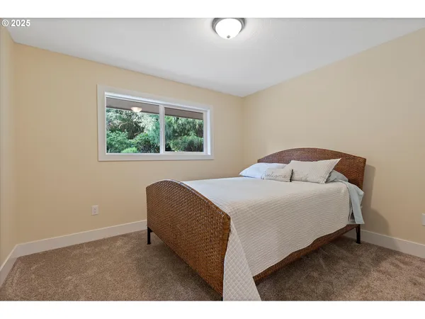 $675,000 | 889 Olalla Road, Toledo, OR 97391