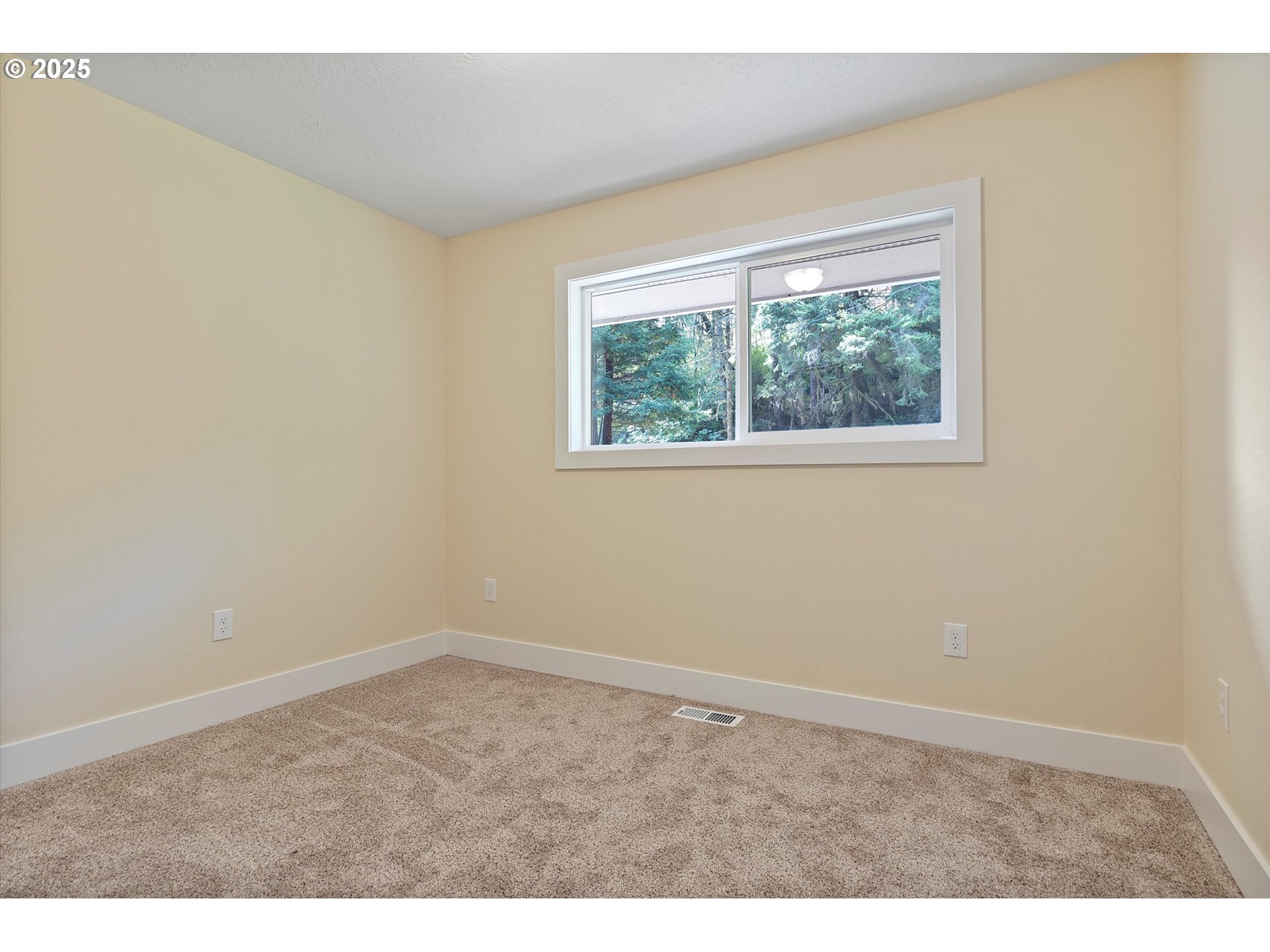 889 Olalla Road Toledo, OR 97391 - Photo 25 of 37