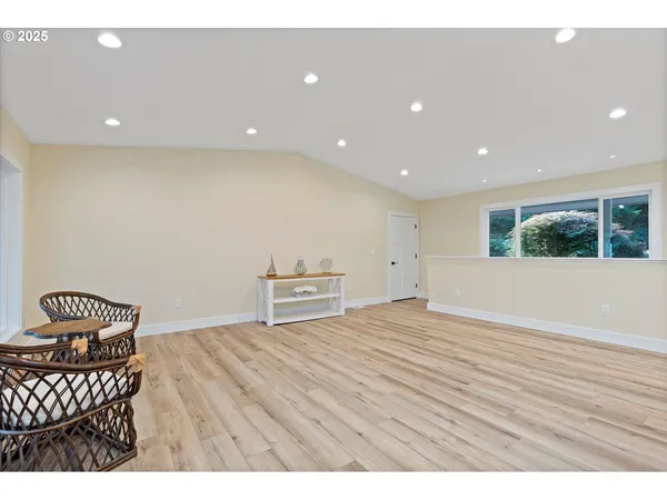 $675,000 | 889 Olalla Road, Toledo, OR 97391