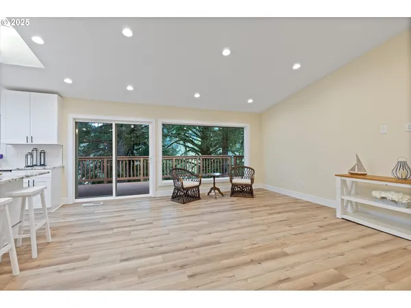 $675,000 | 889 Olalla Road, Toledo, OR 97391