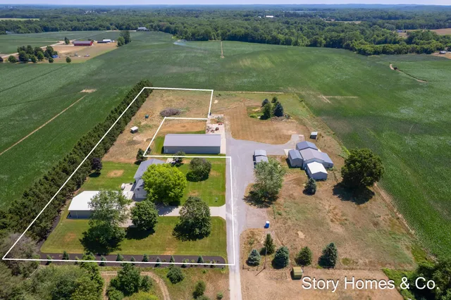 $735,000 | 3459 44th Street, Hamilton, MI 49419