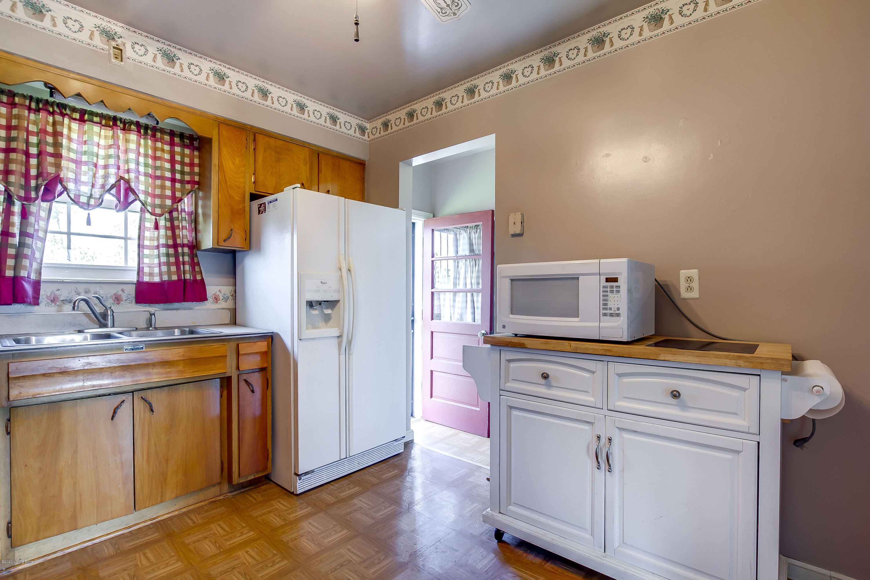 3446 Janell Road Louisville, KY 40216 - Photo 5 of 25 Kitchen