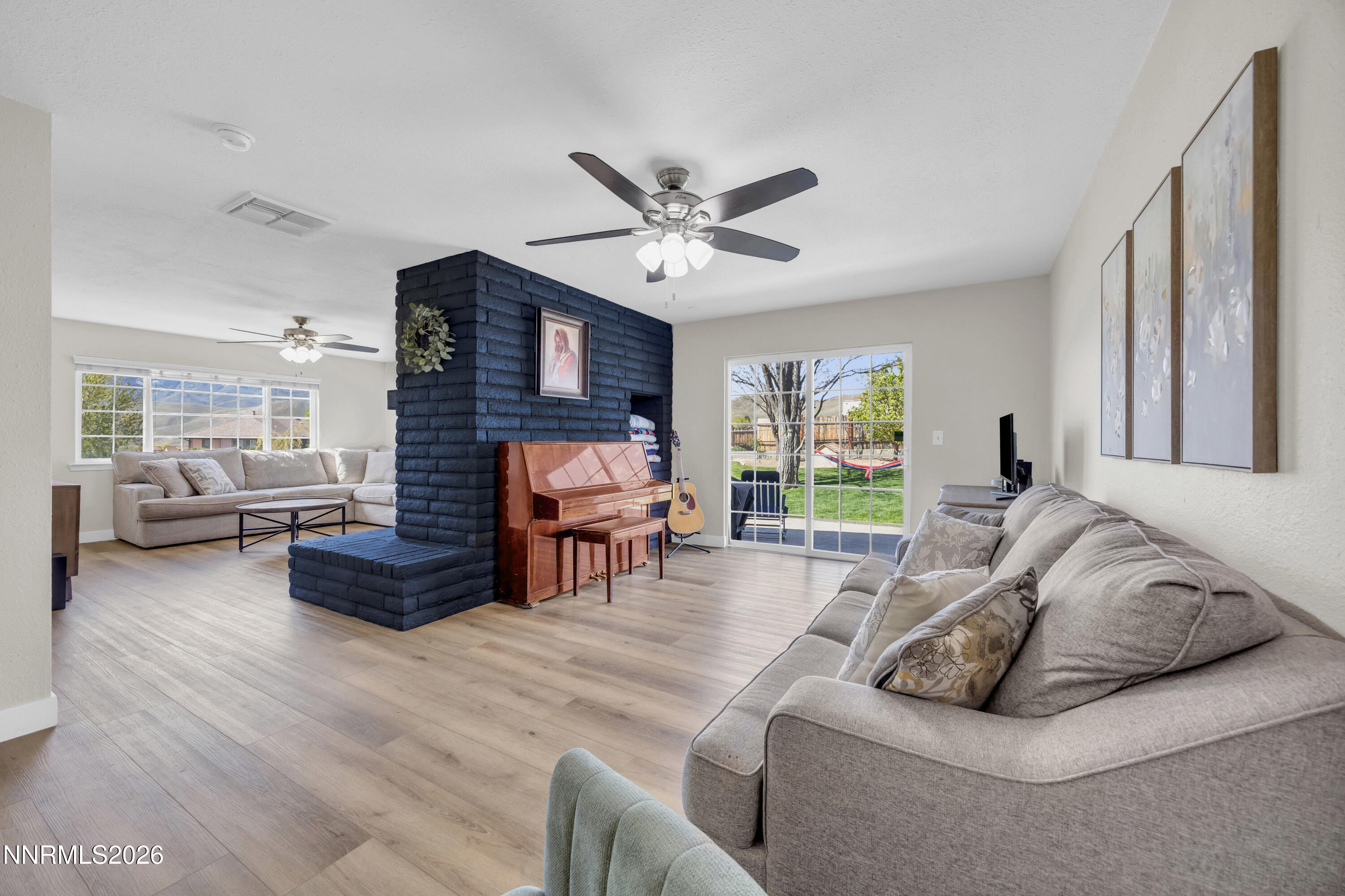 10755 Silver Knolls Boulevard Reno, NV 89508 - Photo 8 of 31 21_img_2532