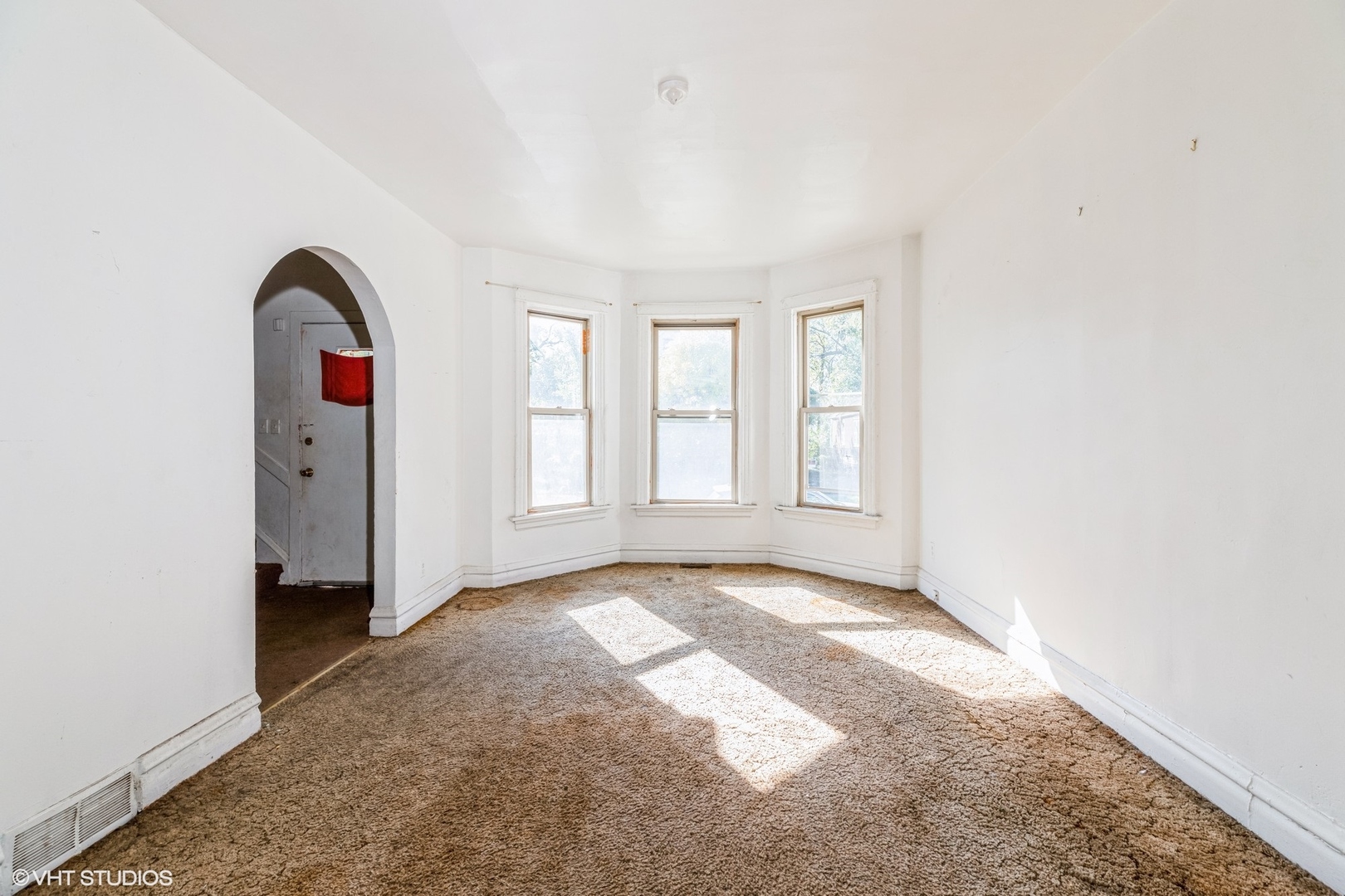 2022 West 68th Street Chicago, IL 60636 - Photo 2 of 10 a view of an empty room with a window