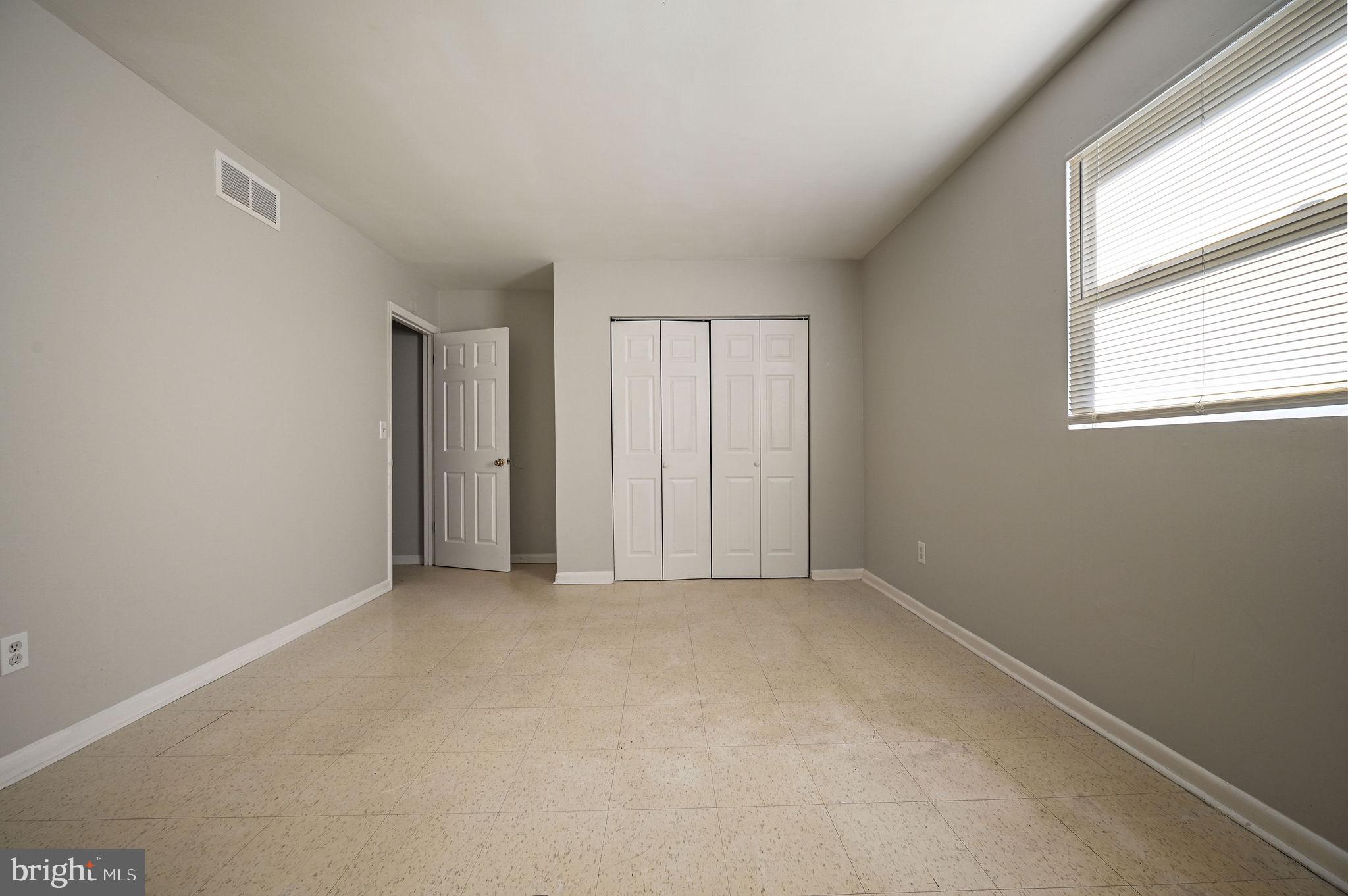 33 Spruance Road Dover, DE 19901 - Photo 13 of 20 an empty room with windows