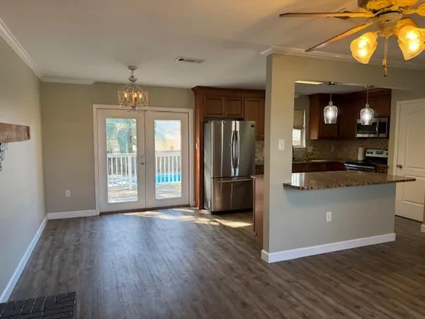 $3,300 | 1110 Airport Road, Destin, FL 32541