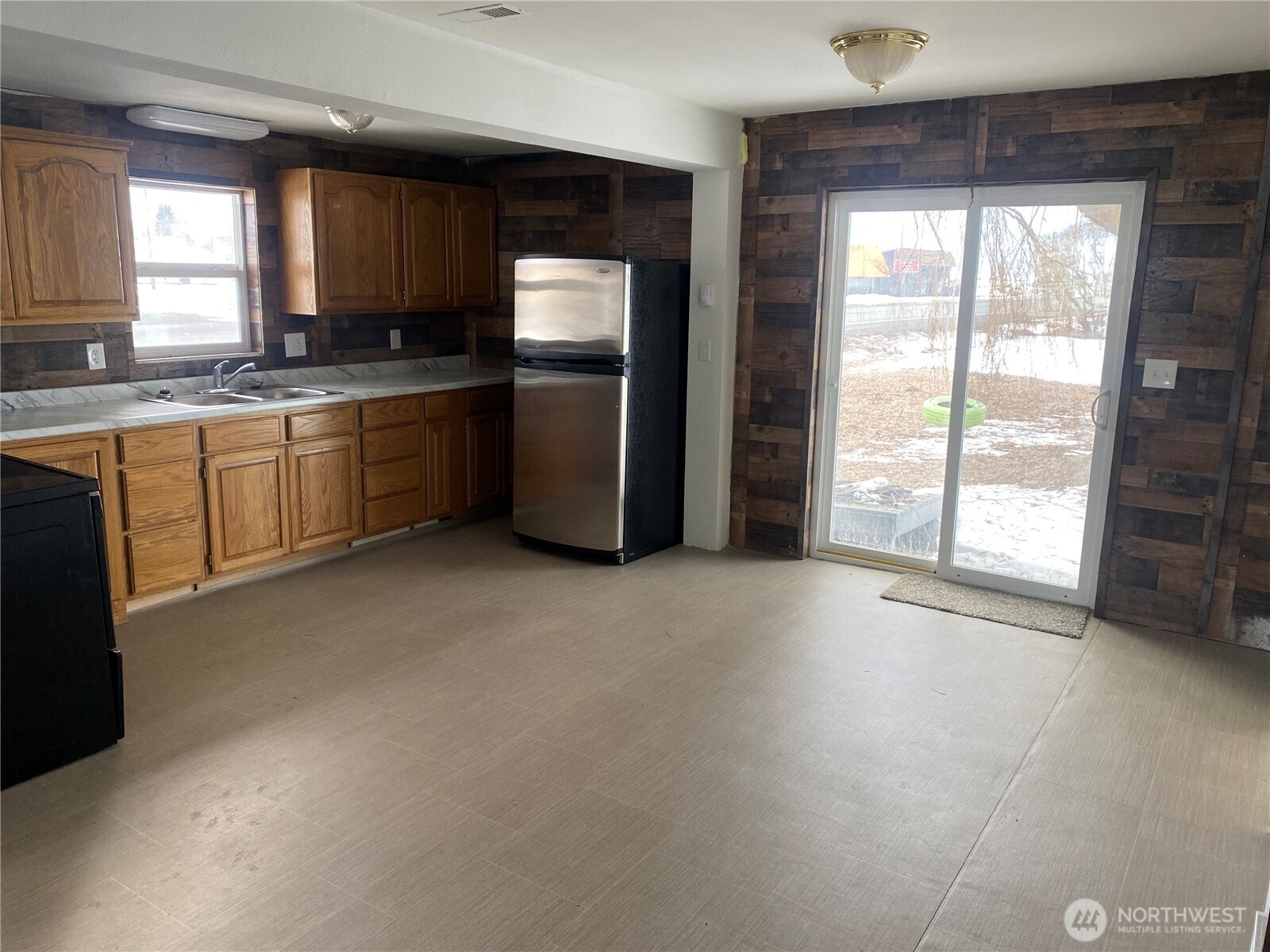 200 North W Watson Street Creston, WA 99117 - Photo 7 of 18