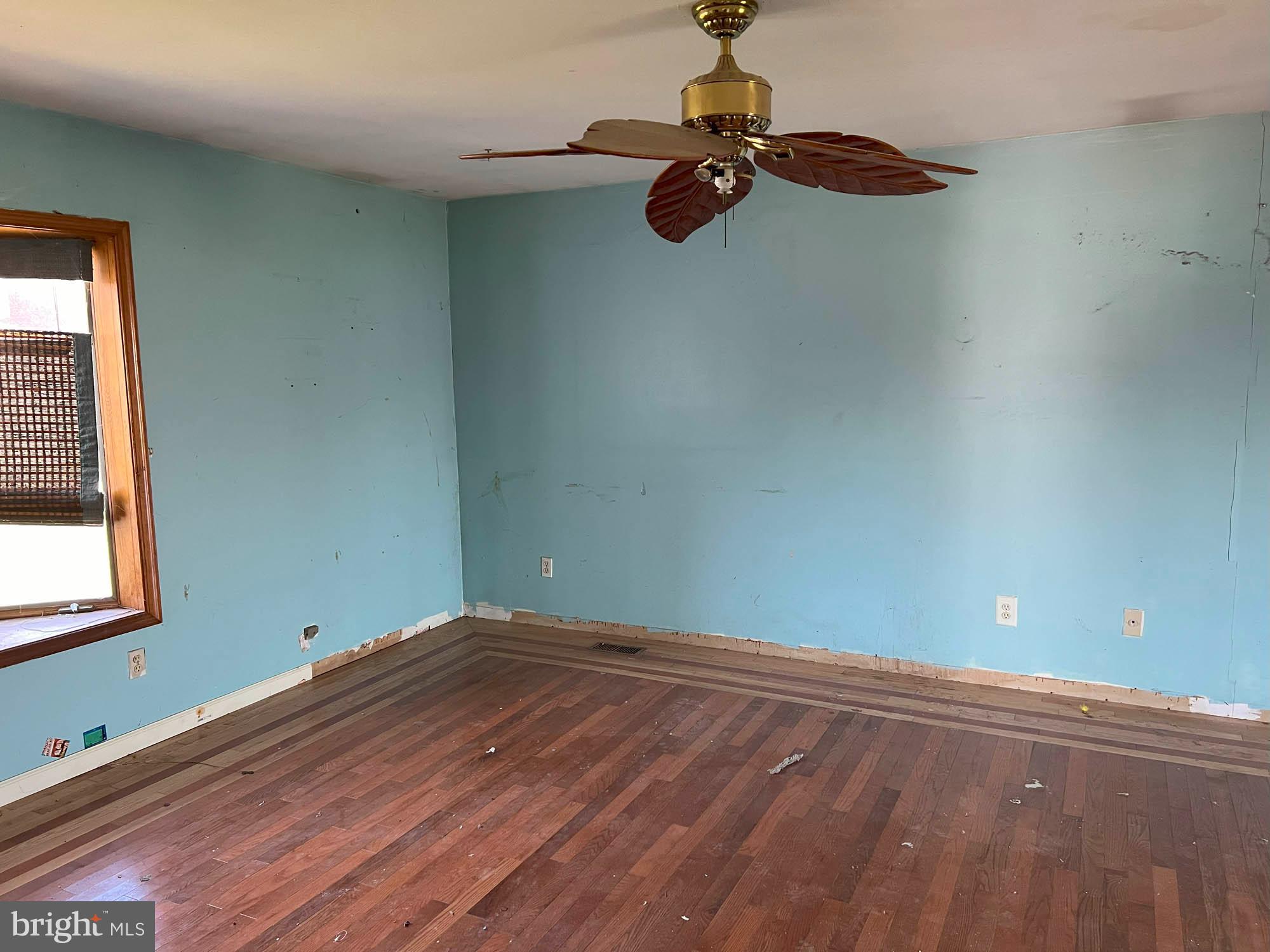 21 Walkern Road Essex, MD 21221 - Photo 15 of 23