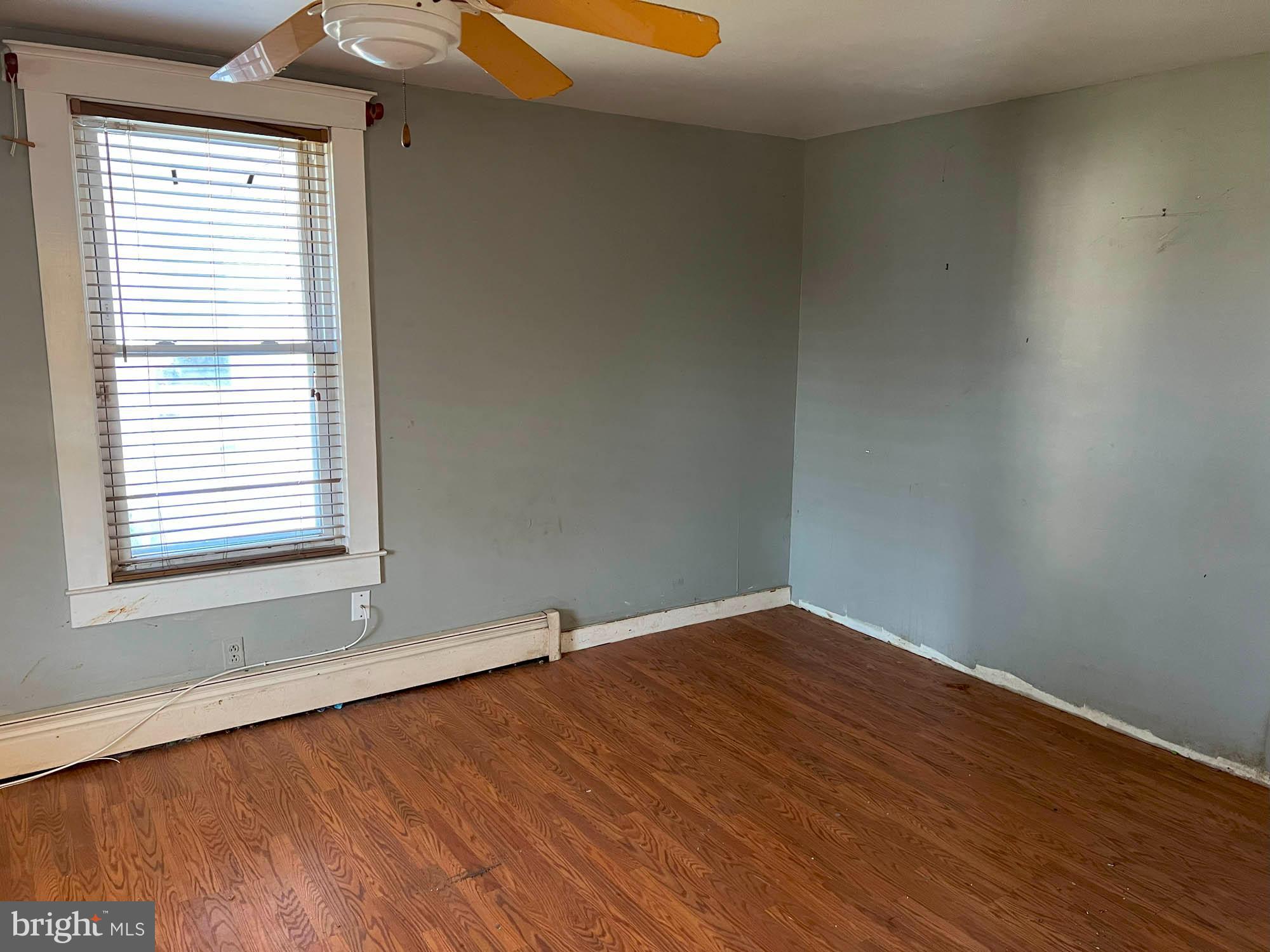 21 Walkern Road Essex, MD 21221 - Photo 16 of 23