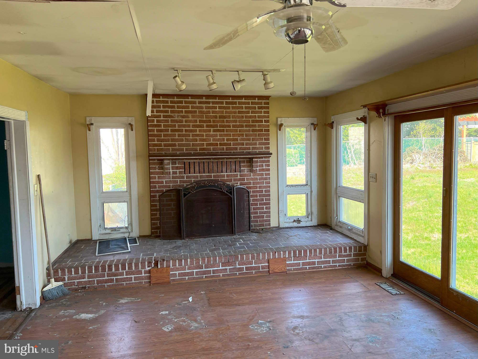 21 Walkern Road Essex, MD 21221 - Photo 9 of 23