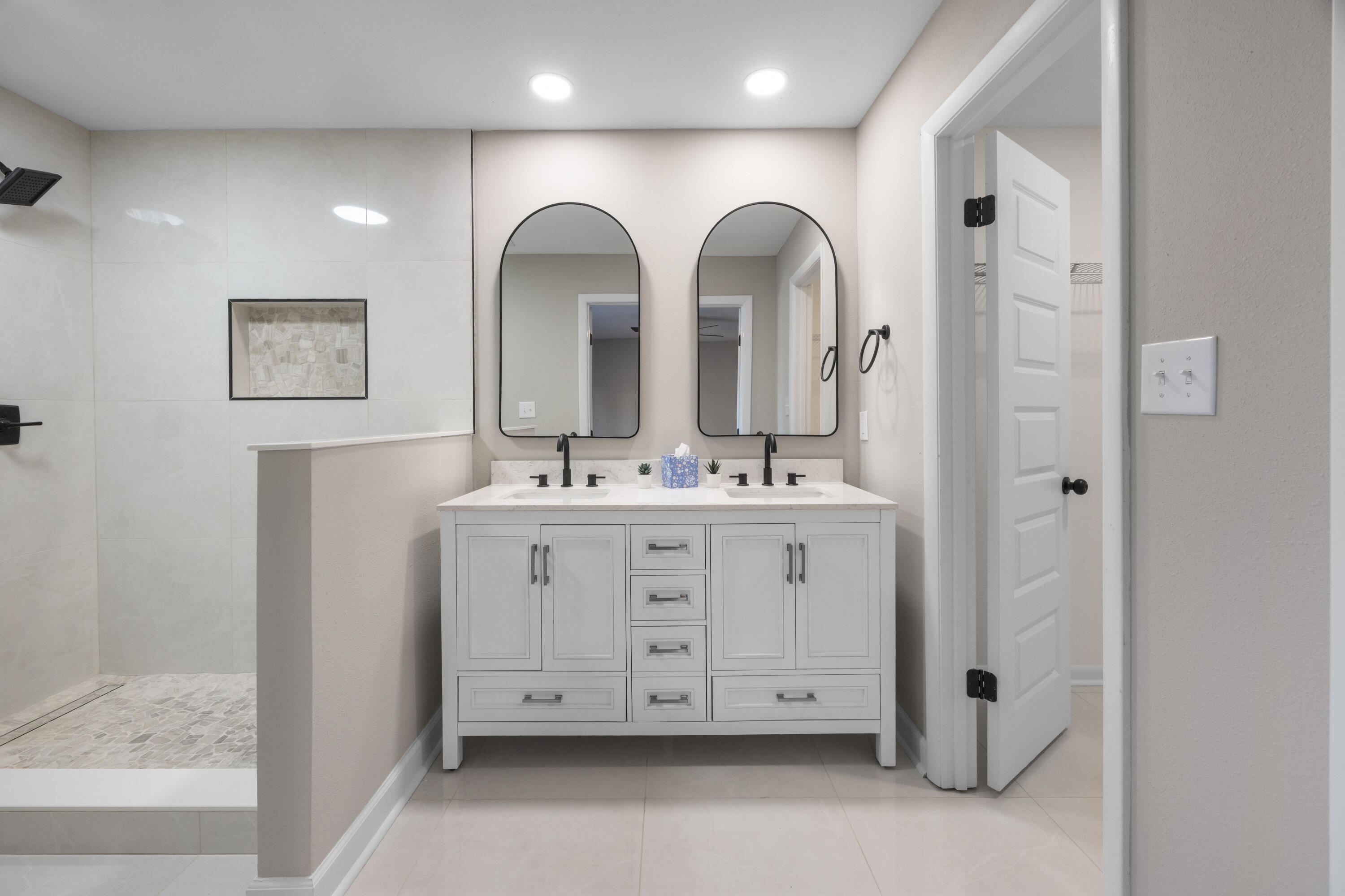 415 Olde Post Road Niceville, FL 32578 - Photo 19 of 36 Primary Bathroom