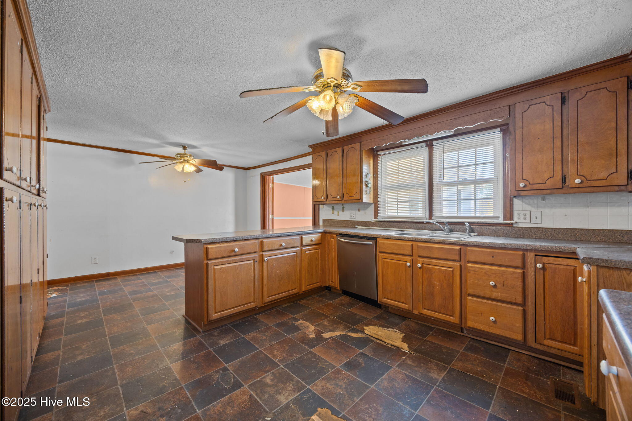 4418 Frog Level Road Winterville, NC 28590 - Photo 8 of 55 Kitchen