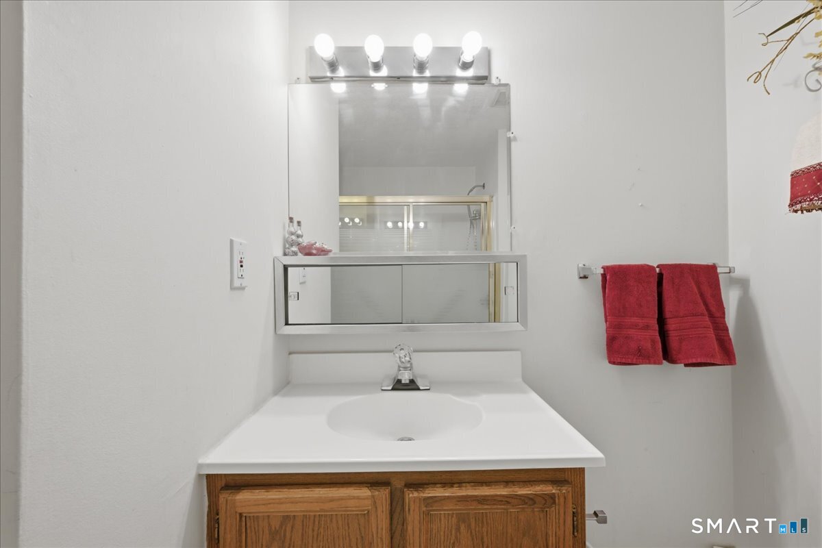 592 Shennecossett Road, Unit D86 Groton, CT 06340 - Photo 18 of 32