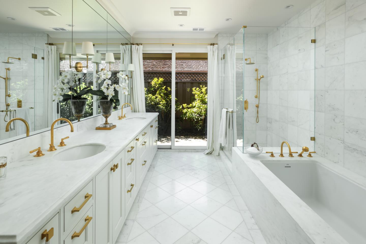 620 Morningside Circle Los Altos, CA 94022 - Photo 20 of 32 a spacious bathroom with double vanity and a bathtub